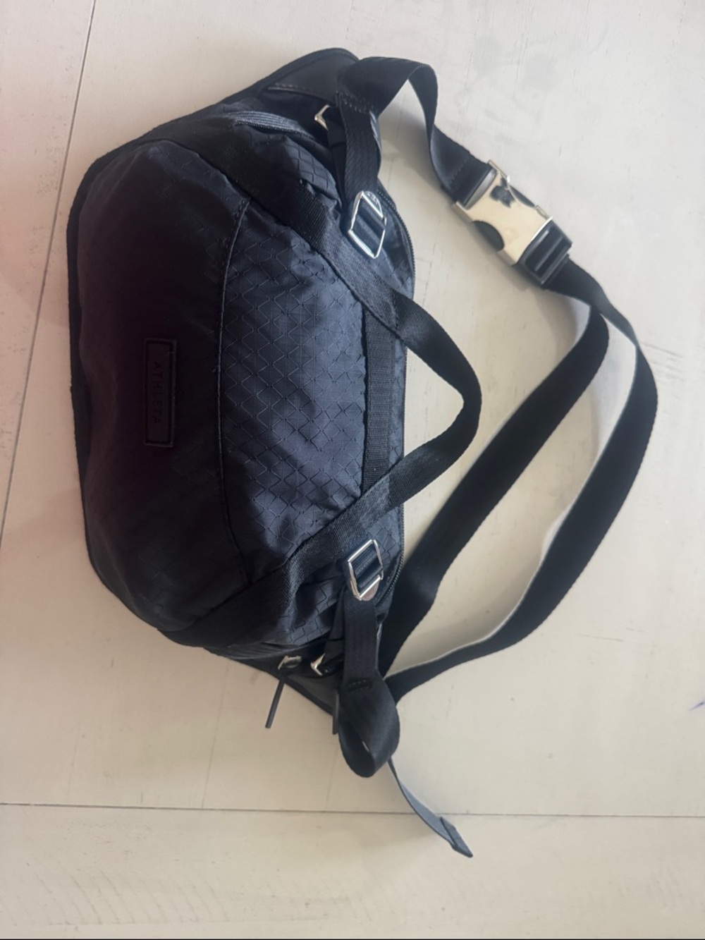 Athleta Excursion Crossbody Waist Belt Bag Black Nylon Lightweight Large